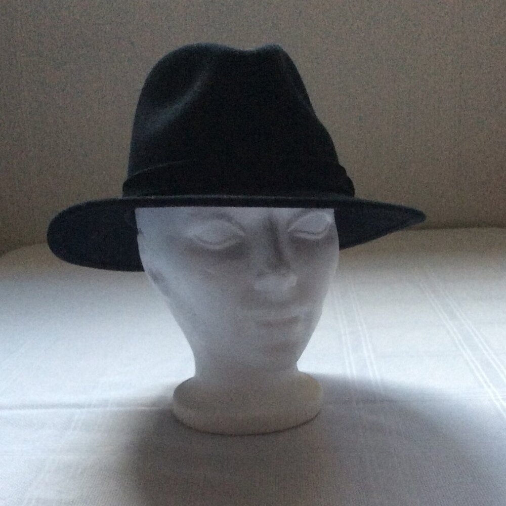 New never worn Bailey of Hollywood for J. Crew black felt hat, packable